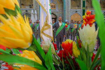 گل آرایی حرم علوی در آستانه ولادت حضرت فاطمه (س)