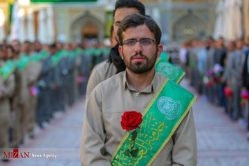 گل آرایی حرم علوی در آستانه ولادت حضرت فاطمه (س)