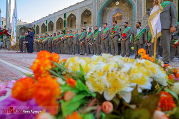 گل آرایی حرم علوی در آستانه ولادت حضرت فاطمه (س)