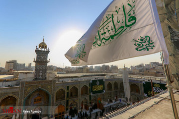 گل آرایی حرم علوی در آستانه ولادت حضرت فاطمه (س)