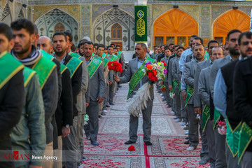 گل آرایی حرم علوی در آستانه ولادت حضرت فاطمه (س)
