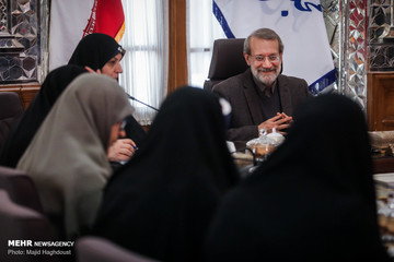دیدار رئیس مجلس شورای اسلامی با بانوان نماینده