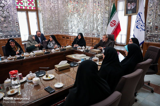 دیدار رئیس مجلس شورای اسلامی با بانوان نماینده