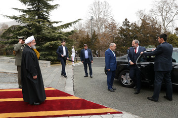 Iran's president receives Armenian PM