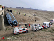 تصاویر | واژگونی اتوبوس در اتوبان قم با ۸ کشته و ۱۵ مجروح
