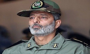 فرمانده کل ارتش: با تمام امکانات در کنار مردم سیلزده ایستاده ایم