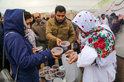 آیین سنتی سمنو پزان شهر درق