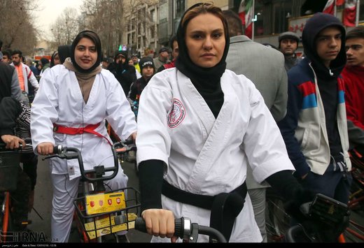 همایش همگانی دوچرخه سواری در میدان مادر