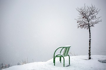 رخت سفید زمستان بر قامت آبیدر