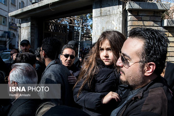 عکس | فرزندان مرحوم خشایار الوند در مراسم تشییع 