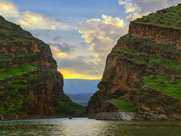 تنگه کافرین، شاخص‌ترین اثر طبیعی شهرستان بدره