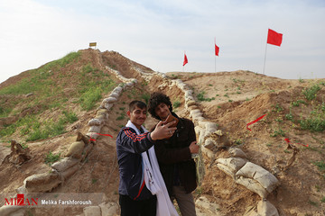 کاروان راهیان نور دانشجویان خارجی در مناطق عملیاتی جنوب