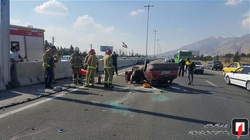 تصادف پژو 206 با موانع بتونی بزرگراه شهید فهمیده