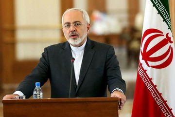 ظریف به ادعای فریبکارانه پمپئو پاسخ داد/ عکس