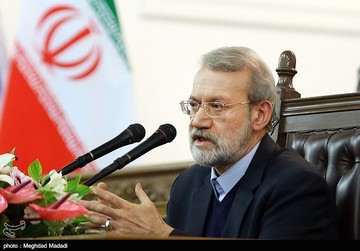 لاریجانی: در گذشته بسیاری از بازاری‌ها مکاسب را مطالعه می‌کردند و خود فاضل بودند