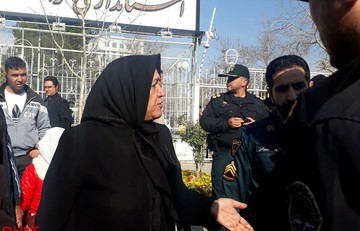 تجمع اعتراضی سهامداران پدیده شاندیز مقابل استانداری خراسان رضوی