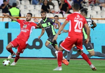 نساجی ۱-۱ پرسپولیس/ قرمزها در صدر ماندند