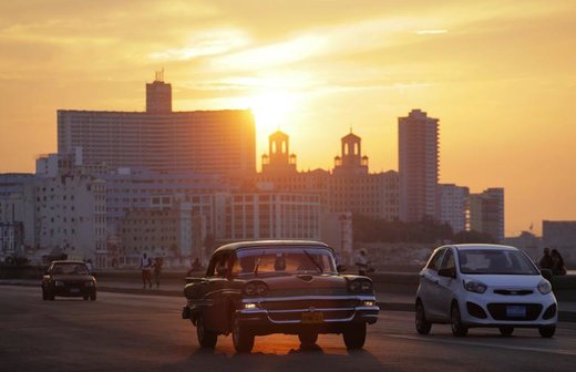 تردد خودروهای کلاسیک آمریکایی در کوبا
