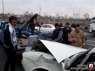 جاری شدن گازوئیل و تصادف چند خودرو در بزرگراه آزادگان