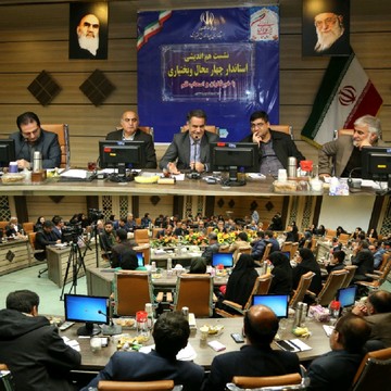 استاندار چهارمحال‌وبختیاری: رسانه‌ها باید به فضای همدلی بین جناح‌ها کمک کنند 
