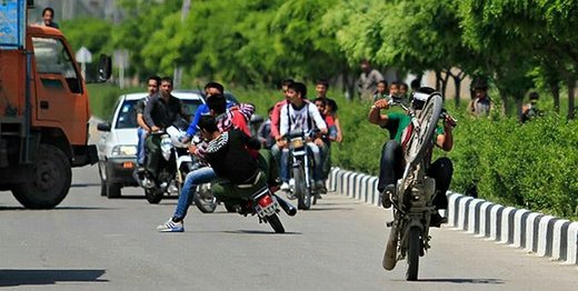 برخورد پلیس با اخلال گران نظم در چهارشنبه آخر سال در همدان
