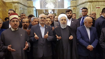 زیارت رئیس جمهوری از حرمین شریفین امام کاظم (ع) و امام جواد (ع)