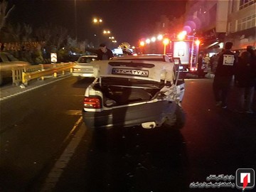 تصادف پژو 206 با عابر و پراید در بزرگراه رسالت