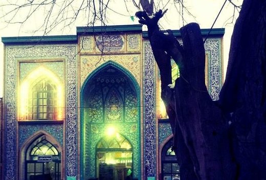 عموی بزرگوار امام زمان(عج) در کدام شهر ایران مدفون است؟