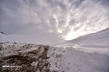 چهره زمستانی گردنه امامزاده هاشم(ع)