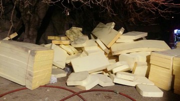 آتش سوزی کارگاه مبل و مصنوعات چوبی در بزرگراه آزادگان