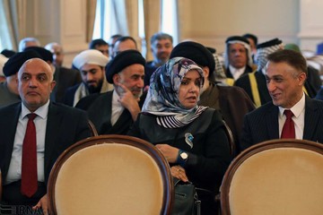 نشست صمیمی حجت‌الاسلام روحانی با سران قومیت ها و عشایر عراق