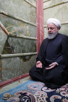 تشرف رئیس جمهور به حرم مطهر امام علی(ع)