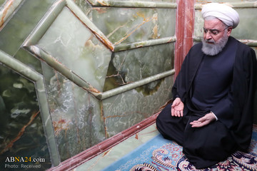 تشرف رئیس جمهور به حرم مطهر امام علی(ع)