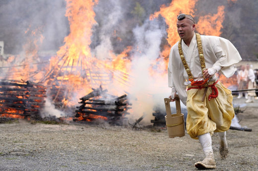 جشنواره راه رفتن روی آتش در ژاپن