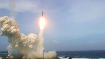 رویترز: آمریکا برای یک آزمایش موشکی جنجالی آماده می‌شود! 