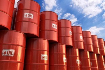 رکورد در بازار نفت جهانی/ تولید نفت آمریکا ۱۰۰ هزار بشکه کاهش یافت 