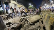پل عابر پیاده در بمبئی سقوط کرد ۴۰ نفر کشته و مجروح شدند