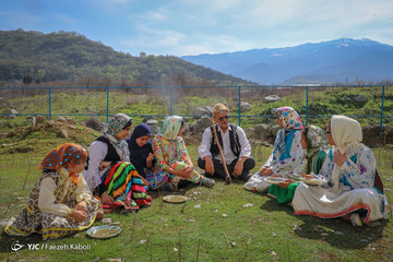آیین سنتی نوروزخوانی در روستای بالاجاده استان گلستان