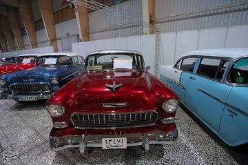 نمایشگاه خودروهای کلاسیک و مدرن در اصفهان