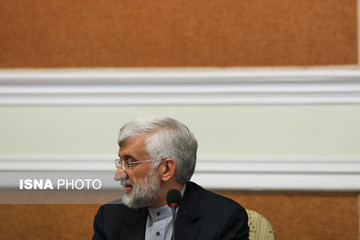 آقای جلیلی! دوستداران رخسارتان، با شما چه می‌کنند؟