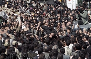 26 اسفند 1373؛درگذشت حجت الاسلام و المسلمین حاج سید احمد خمینی