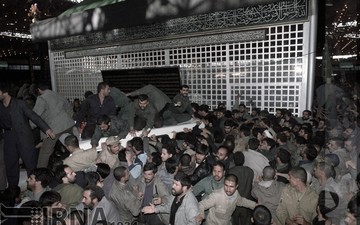 26 اسفند 1373؛درگذشت حجت الاسلام و المسلمین حاج سید احمد خمینی