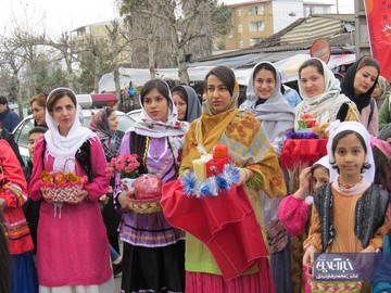 کارناوال استقبال از نوروز ۹۸ در خیابان‌های آستارا