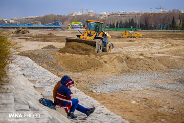 آماده‌سازی زاینده‌رود برای جاری شدن آب
