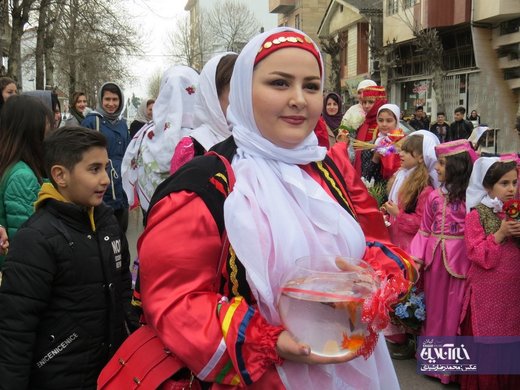کارناوال استقبال از نوروز ۹۸ در خیابان‌های آستارا