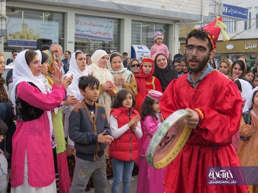 کارناوال استقبال از نوروز ۹۸ در خیابان‌های آستارا