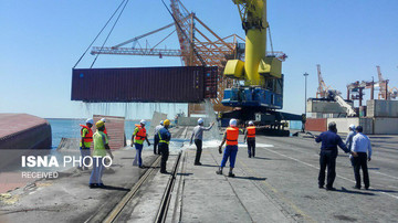 واژگونی یک کشتی کانتینری در بندر شهید رجایی