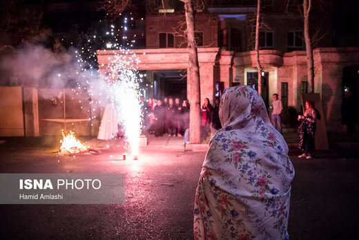 مراسم قاشق‌زنی در محله یوسف‌آباد تهران