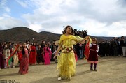 تصاویر | استقبال از بهار به سبک مردم کردستان