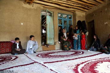 نوروز و استقبال از بهار در روستای گویزه کوره